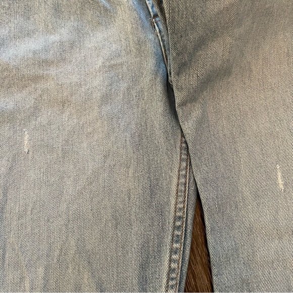 Vintage GUESS Light Wash Embroidered Distressed Women’s Jeans Sz 32 Made In USA - Picture 13 of 15